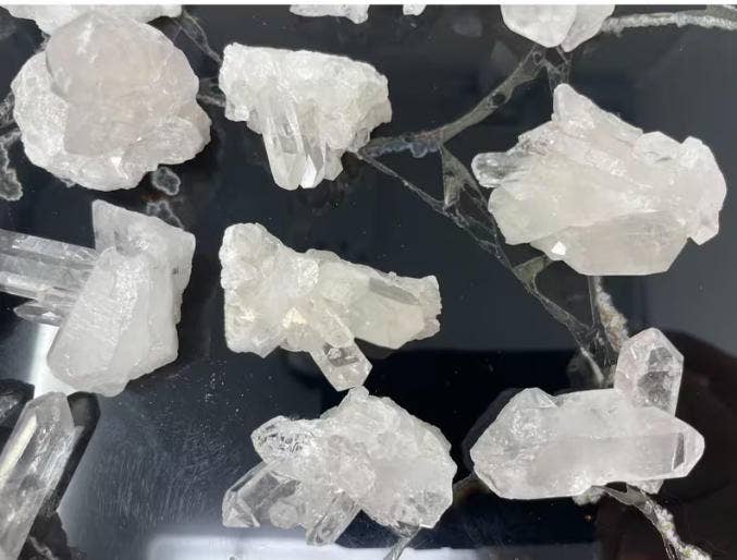Natural Clear Quartz Clusters (1–2") – 10 Pieces