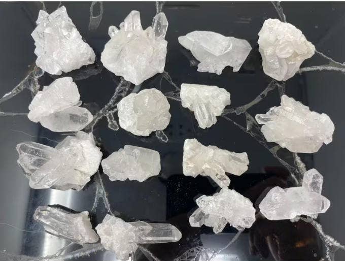 Natural Clear Quartz Clusters (1–2") – 10 Pieces