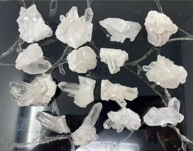 Natural Clear Quartz Clusters (1–2") – 10 Pieces